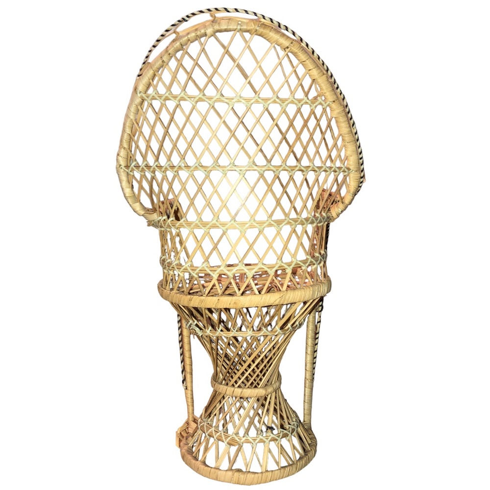 Vintage Small Boho Ratan Wicker Peacock Chair /Plant Stand  Home Decor